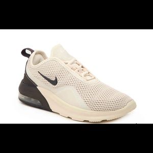 Nike Air Max Motion 2 - women’s